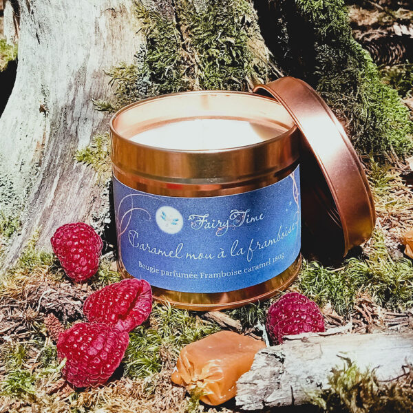 Bougie gourmande et fruitée, au parfum de caramel et framboise, cire végétale, fabriquée à la main en Lozère par Fairy Time.