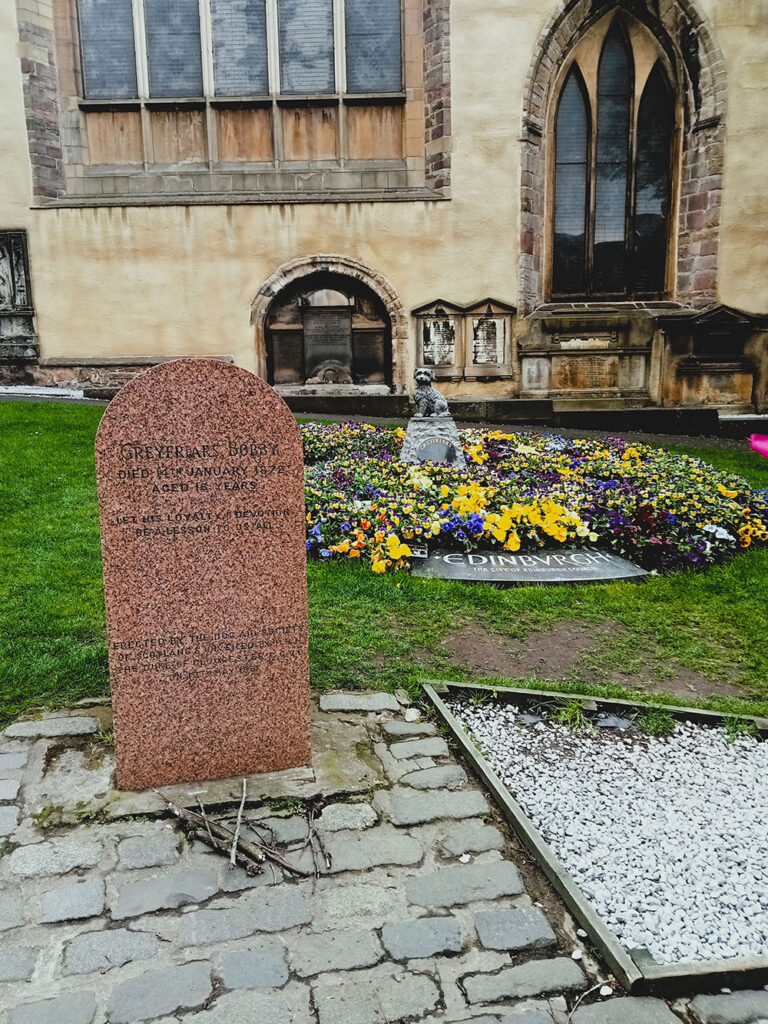 Statut du chien Bobby, Cimetière de Greyfriars, Edimbourg, Ecosse